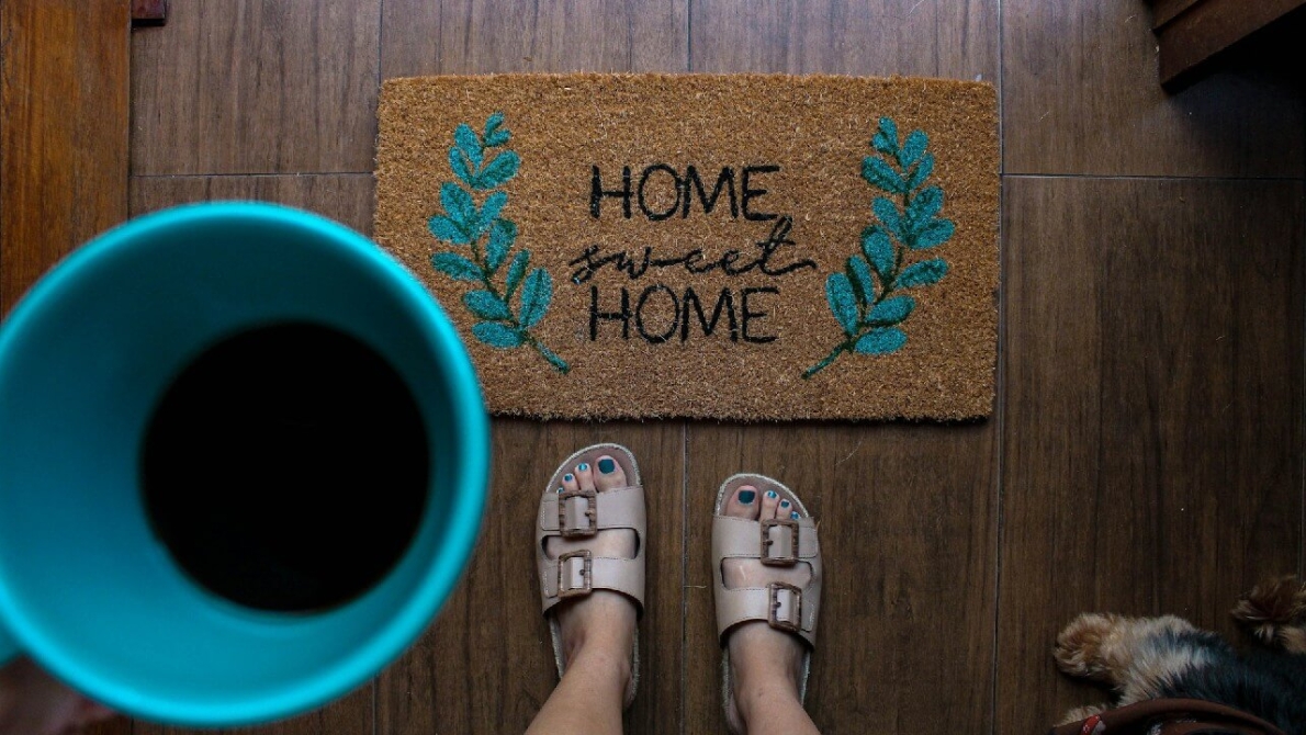 Easy decluttering tips to instantly bring more joy at home